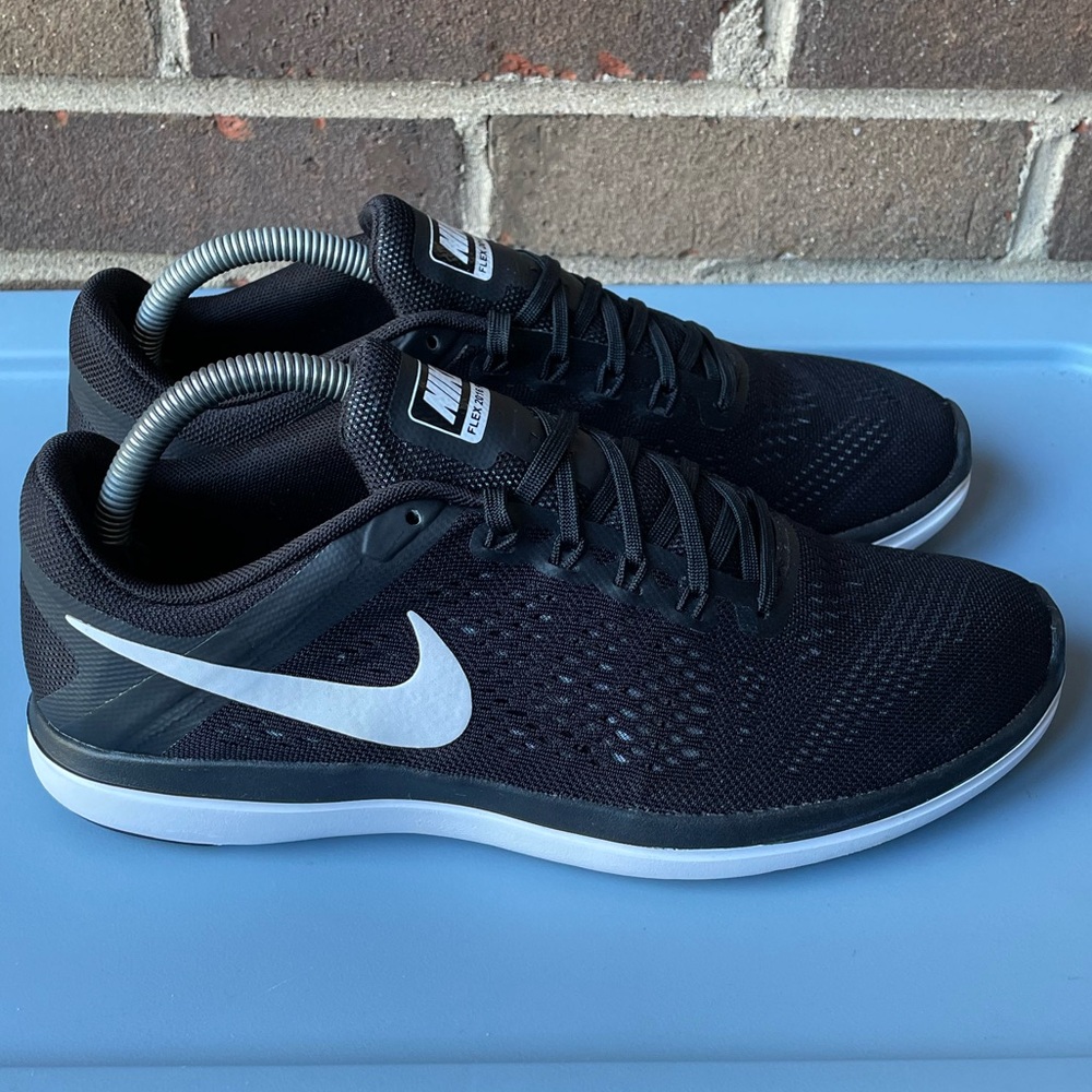 Nike Flex 2016 Run Athletic Sneakers